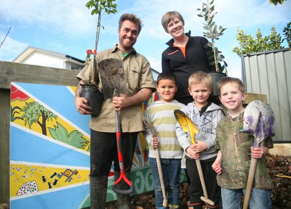 Pine Grove Brightwater Kindergarten Tree Planting 2015 775px